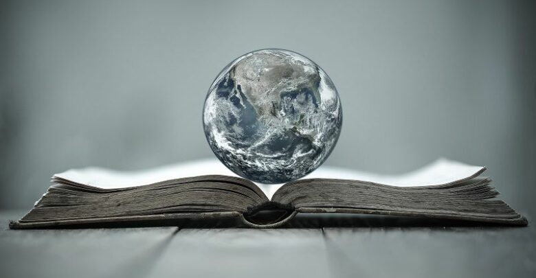 Earth-globe-on-a-book-cm